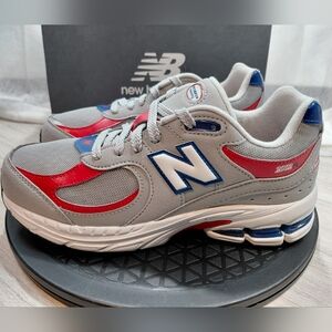 New Balance Womens 2002R Lovers Only Edition Grey Mesh Blue Red Accents SIZE 7.5